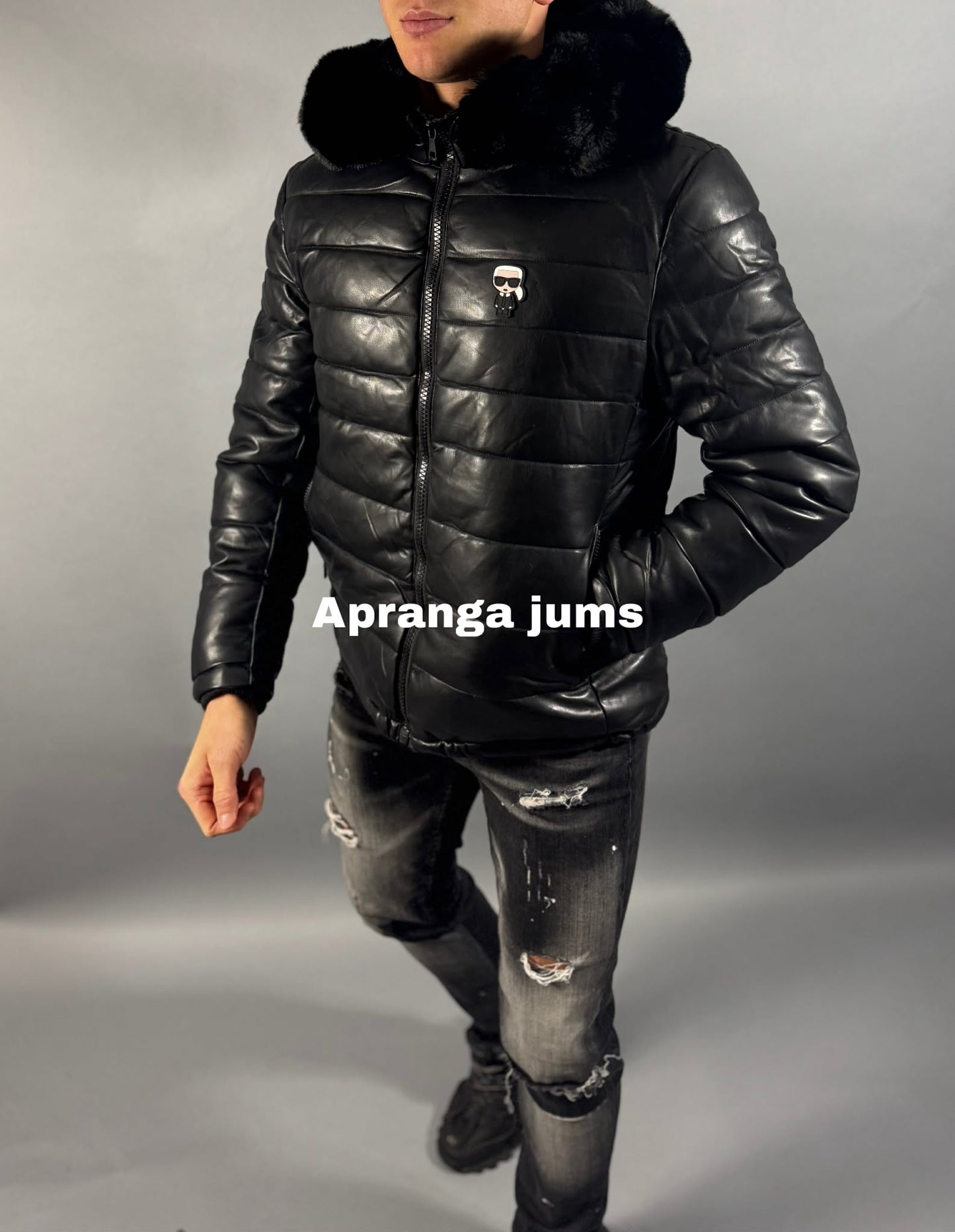 Karl Lagerfeld striukė