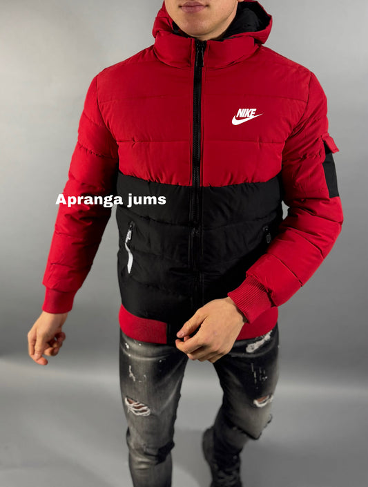Nike striukė