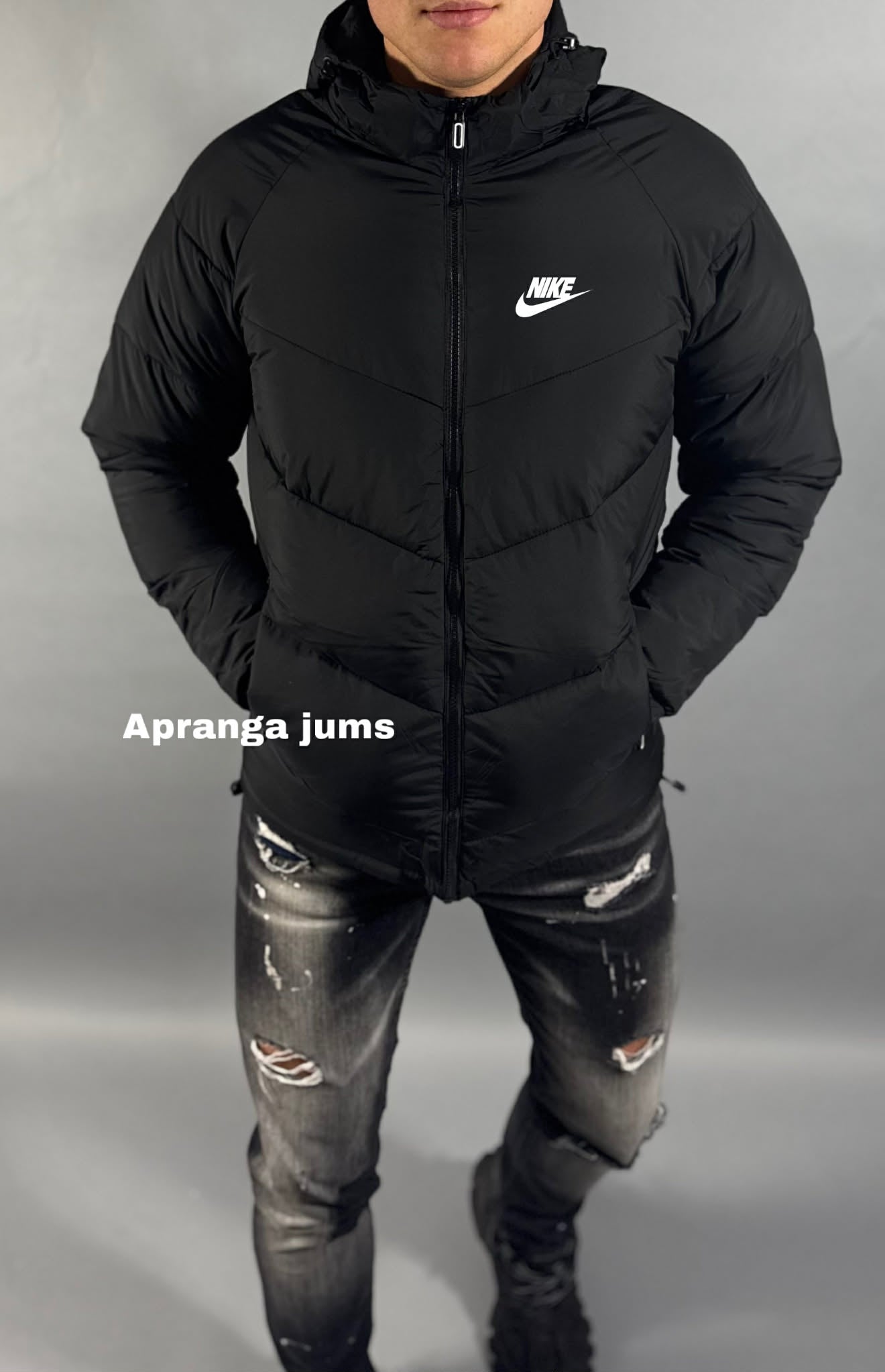 Nike striukė