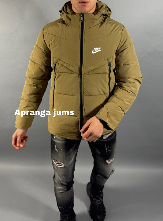 Nike striukė