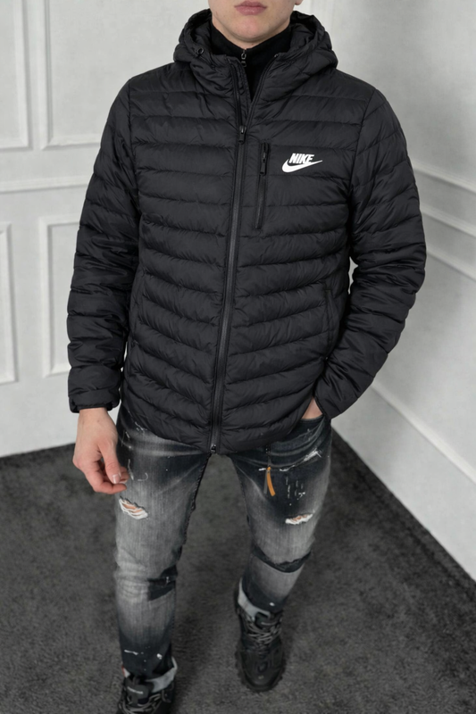 Nike striukė