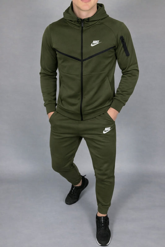 Nike laisvalaikio kostiumas