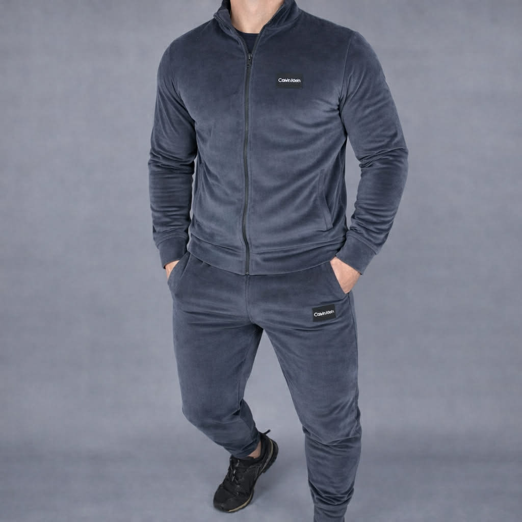 Calvin Klein laisvalaikio kostiumas