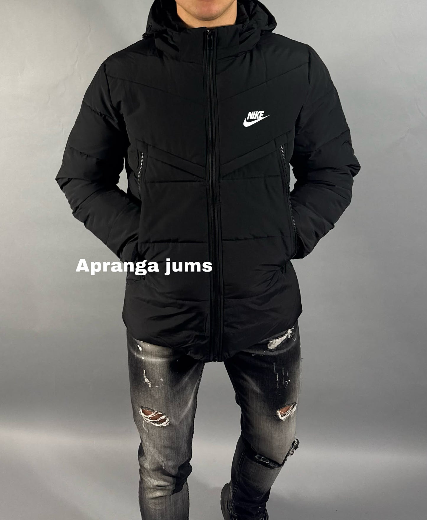 Nike striukė